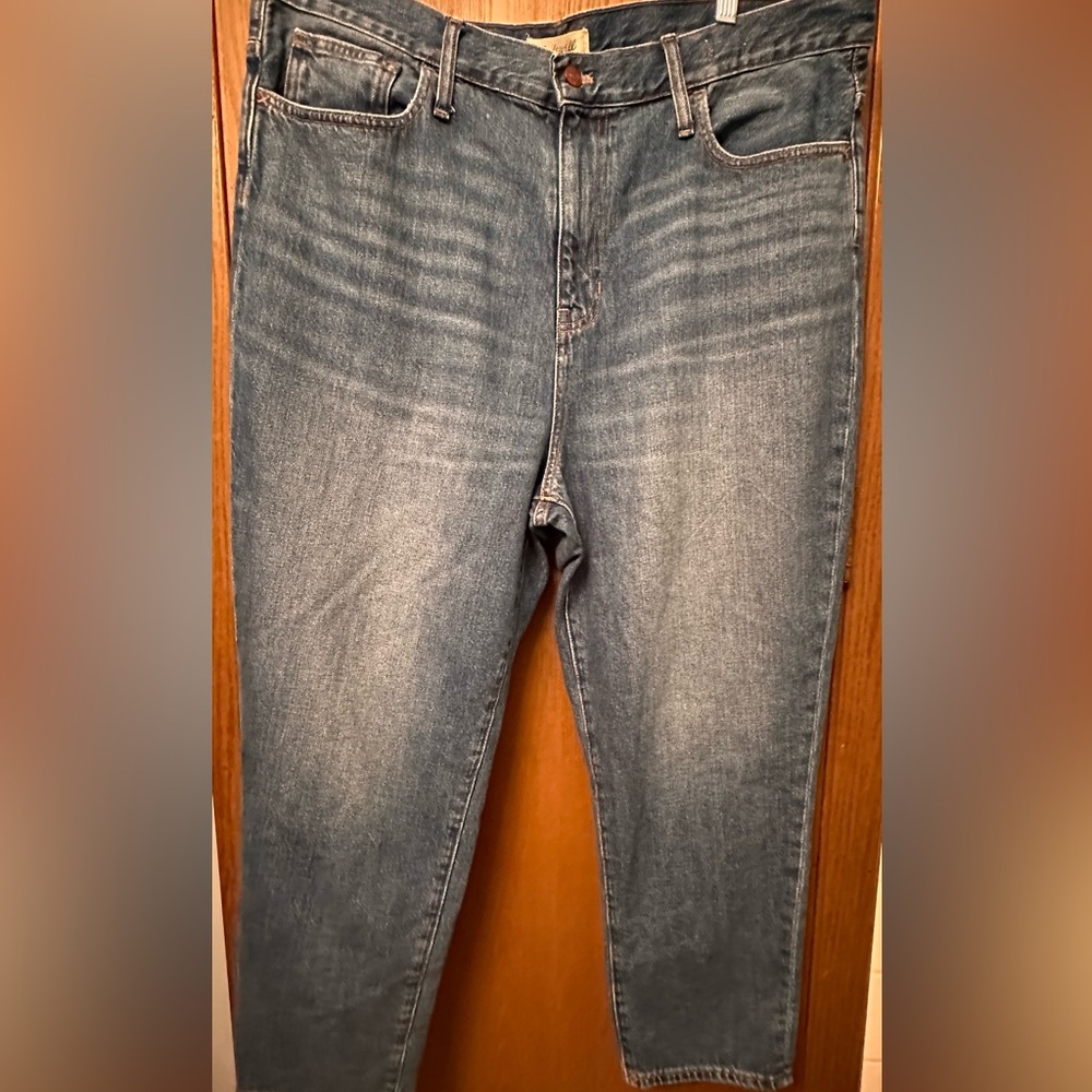Madewell “The Mom Jean” - Size 34 - perfect condition